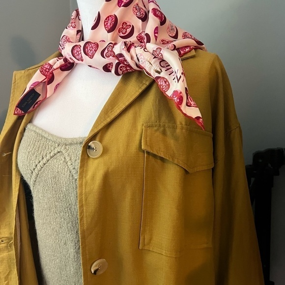Louis vuitton kimodo dots scarf